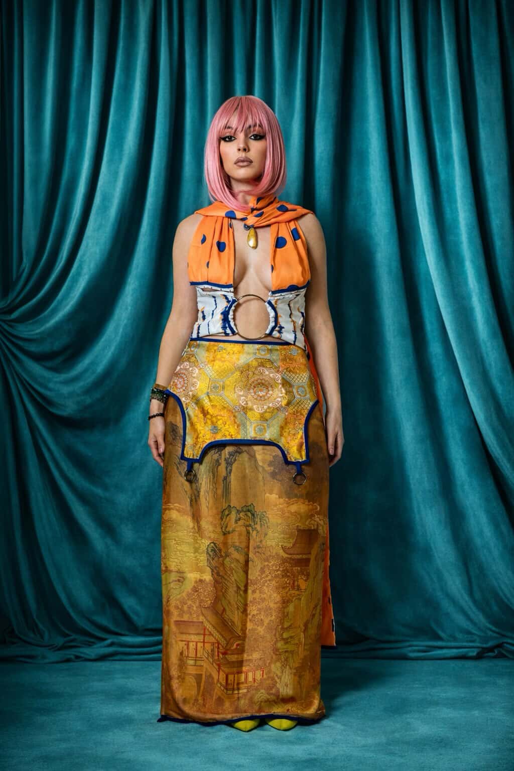 Controlled Chaos: The Art of the Spicy Multiway Wrap Look